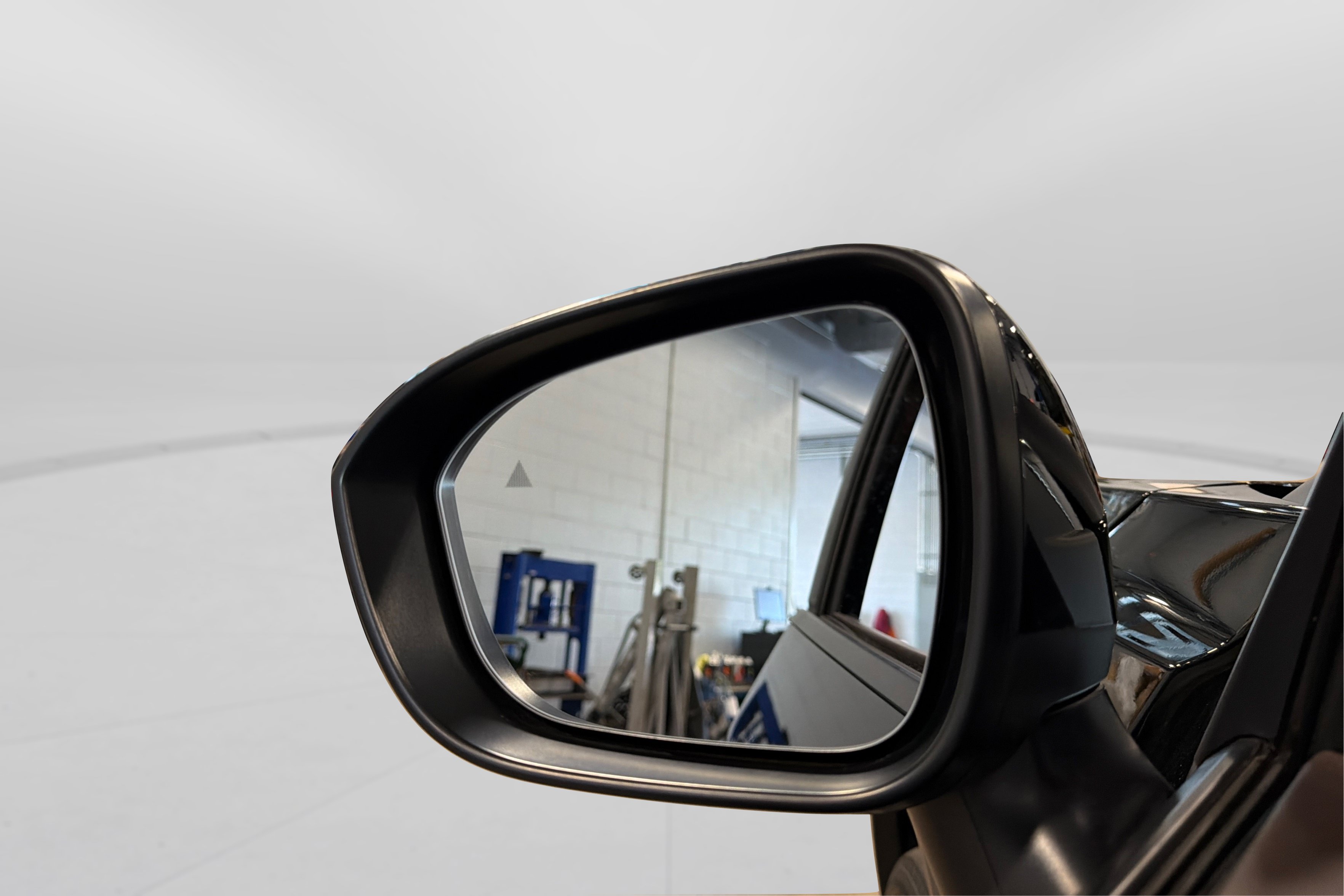 Used 2023 Nissan Rogue SV AWD/4WD image 14