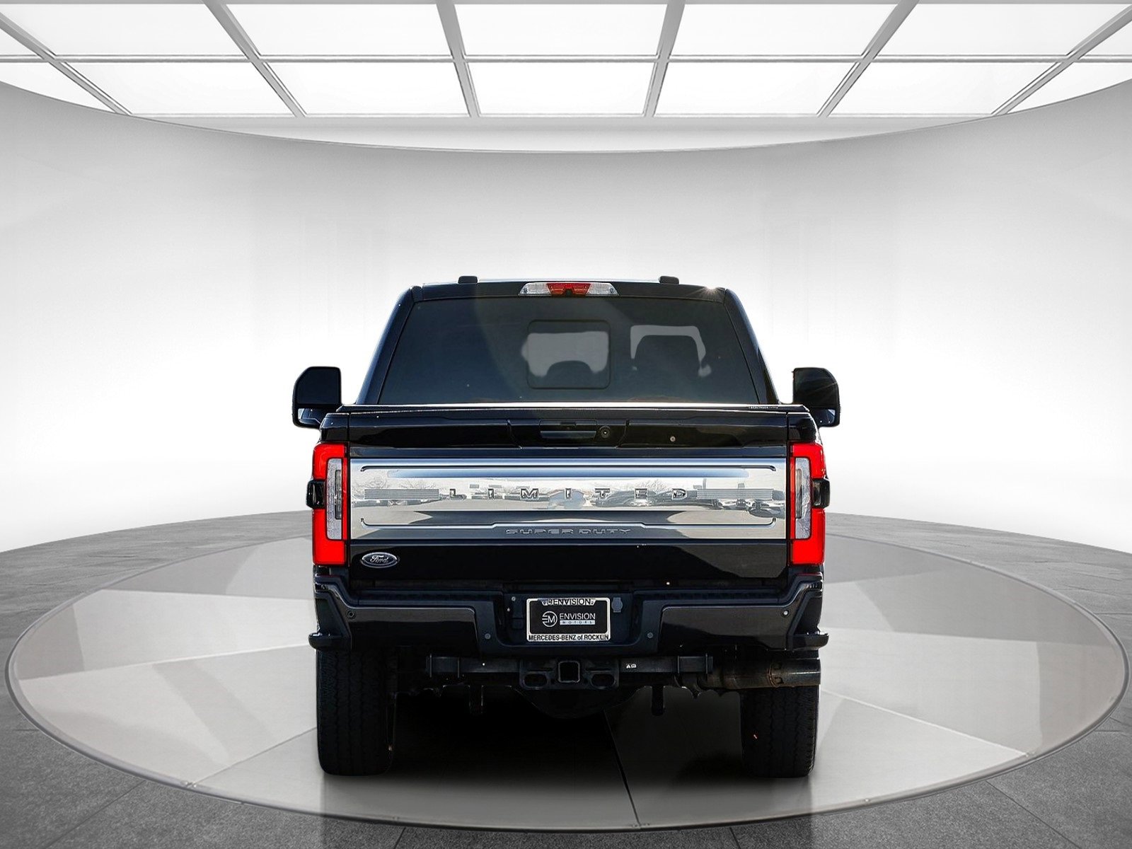 Used 2023 Ford F250 Limited w/ FX4 Off-Road Package image 3