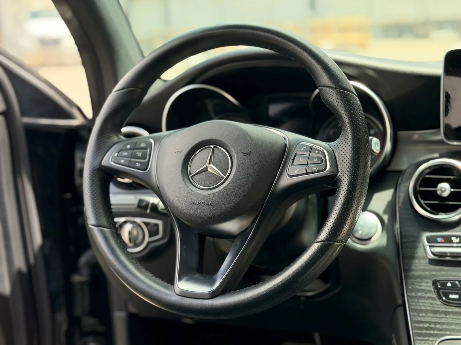 Used 2019 Mercedes-Benz GLC 300 w/ Premium Package image 29