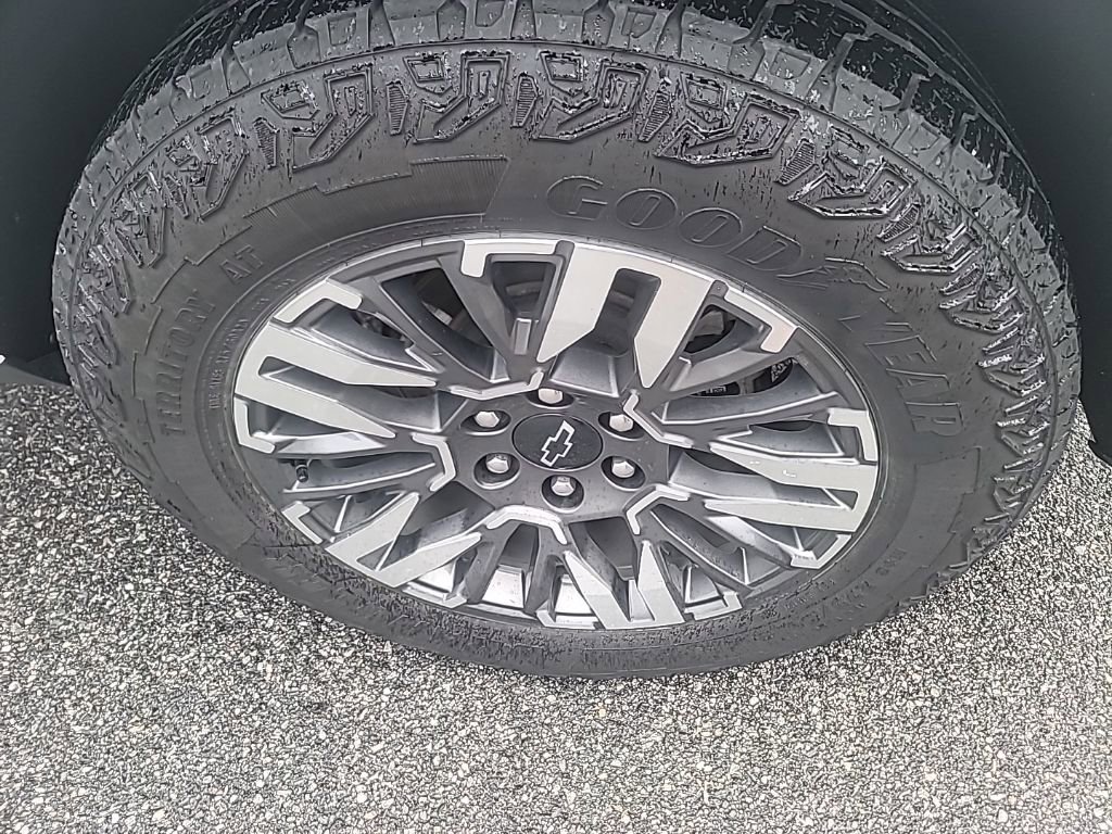 Used 2025 Chevrolet Tahoe Z71 image 7