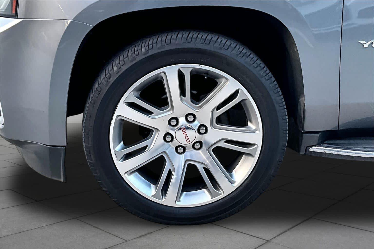 Used 2019 GMC Yukon SLT w/ Open Road Package AWD/4WD image 10