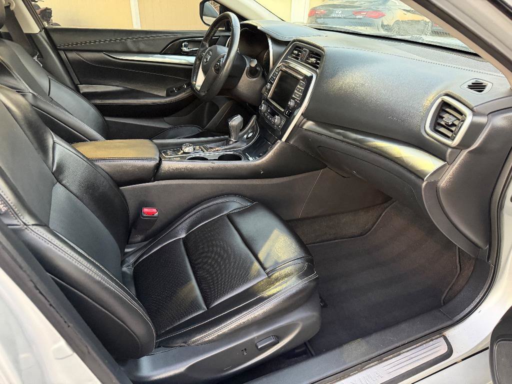 Used 2019 Nissan Maxima 3.5 SV w/ Floor Mat Group FWD image 16
