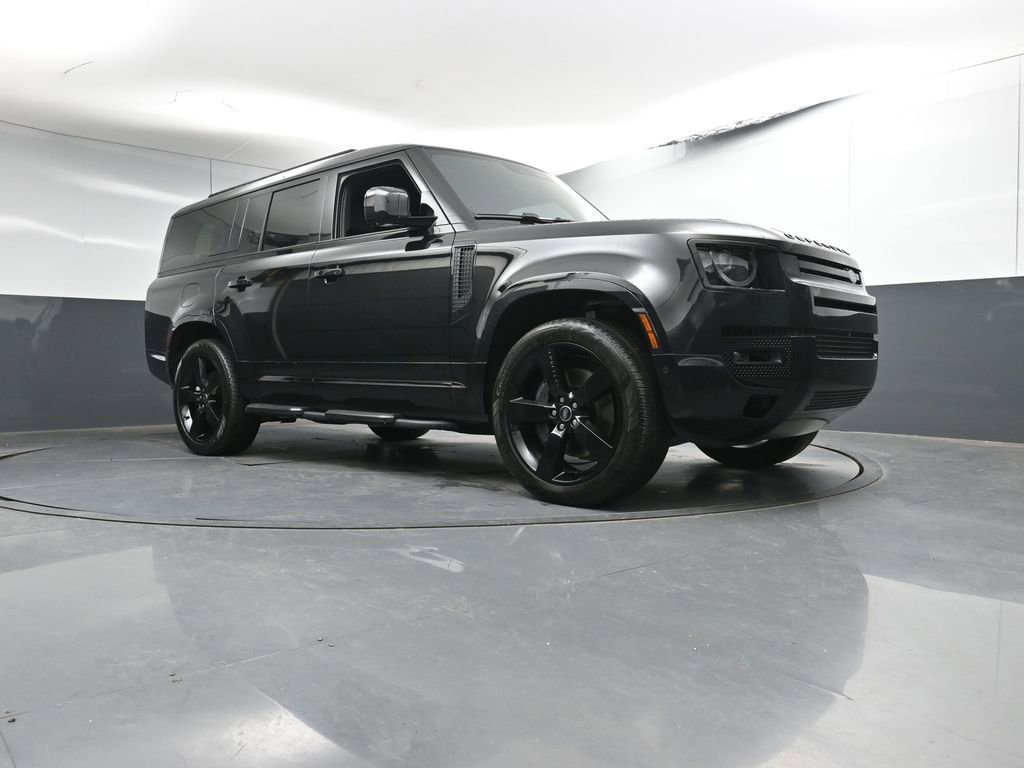 Used 2025 Land Rover Defender 130 X-Dynamic SE AWD/4WD image 28