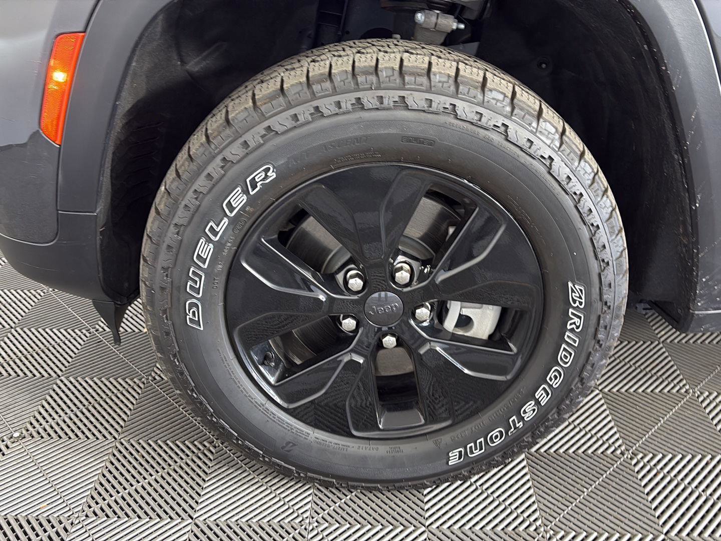 Used 2022 Jeep Grand Cherokee Limited 4xe image 15