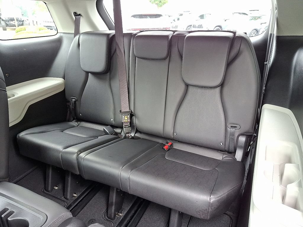 Used 2024 Kia Carnival LX FWD image 10