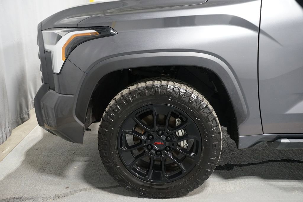 Used 2022 Toyota Tundra SR5 w/ Convenience Package image 5