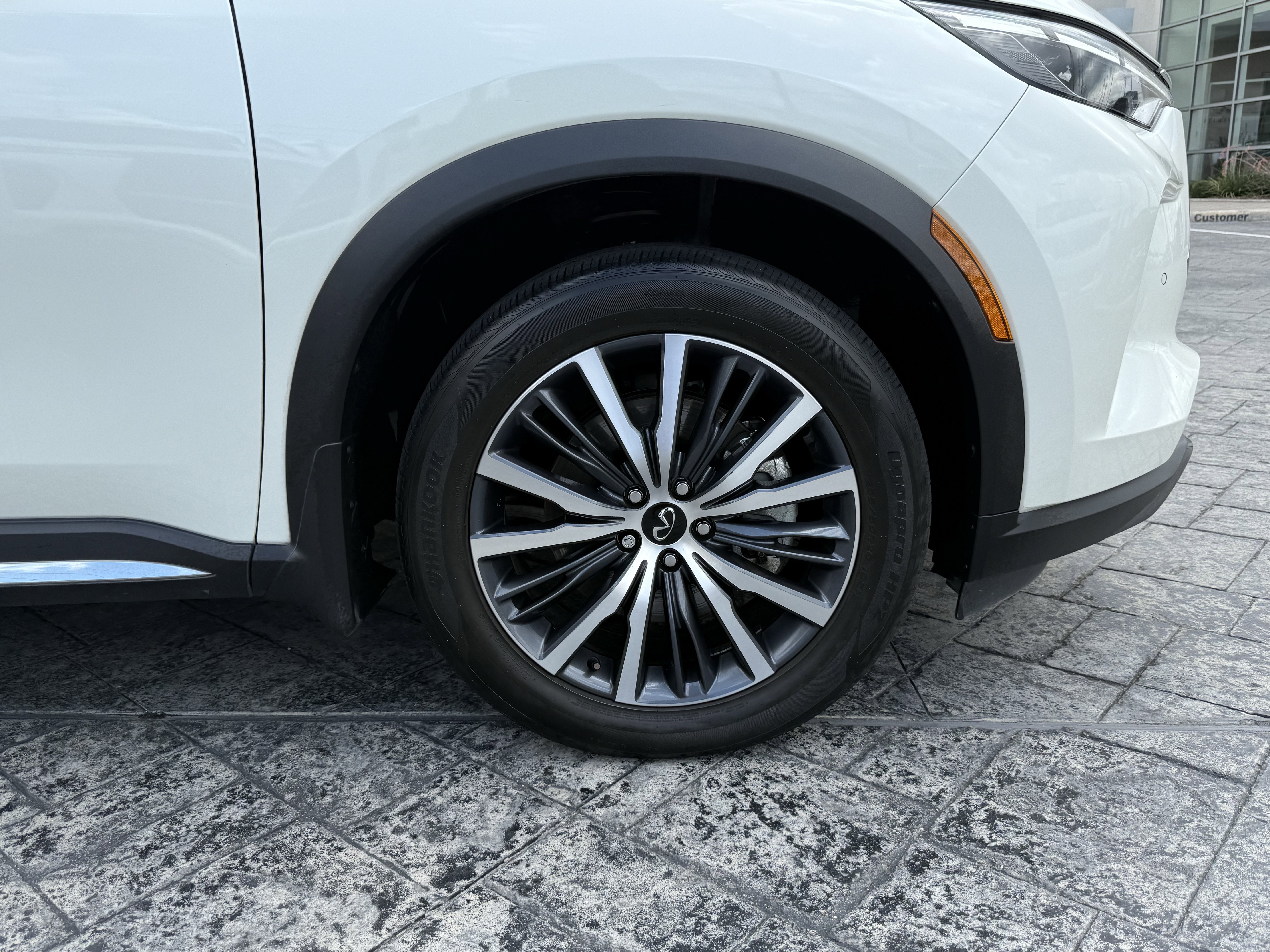 Certified 2024 INFINITI QX60 Sensory w/ Vision Package AWD/4WD image 11