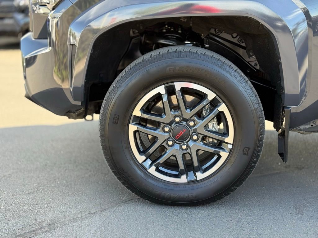 Used 2024 Toyota Tacoma TRD Sport AWD/4WD image 9