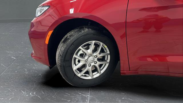 New 2026 Chrysler Pacifica Select image 38