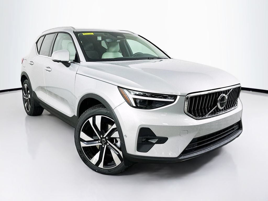 Used 2025 Volvo XC40 B5 Ultra w/ Protection Package AWD/4WD image 2