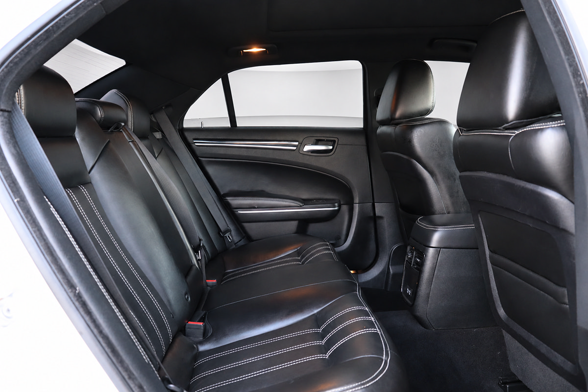 Used 2020 Chrysler 300 S w/ 300S Premium Group AWD/4WD image 14