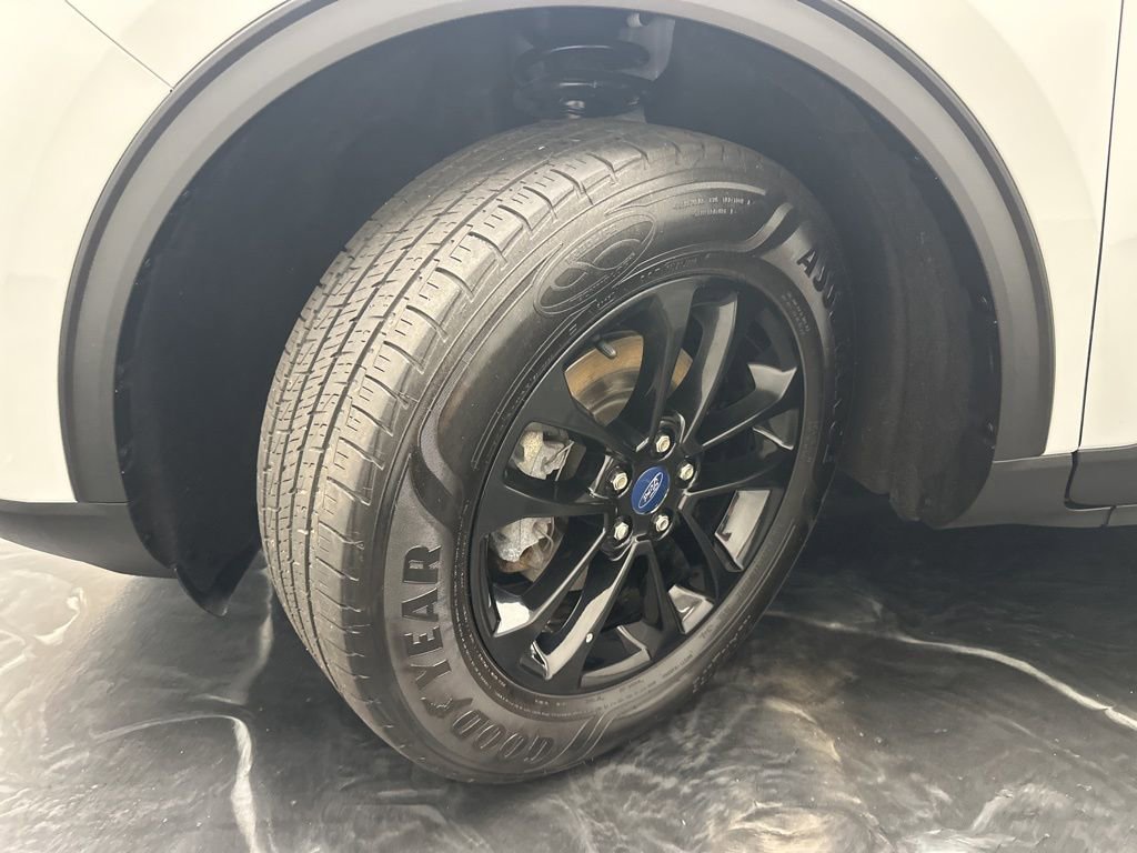 Used 2020 Ford Escape SE Sport image 28