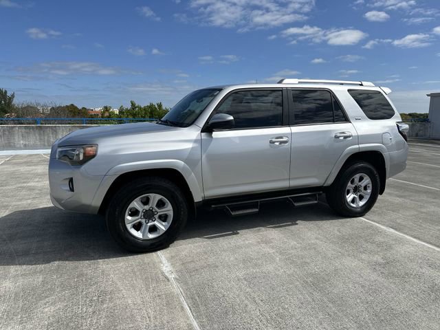 Used 2018 Toyota 4Runner SR5 AWD/4WD image 15
