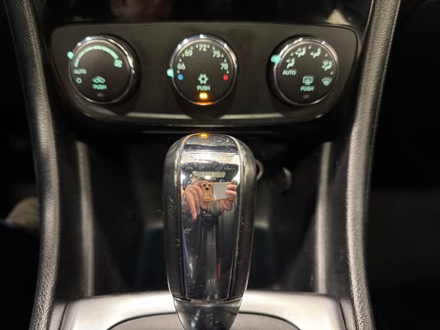 Used 2012 Chrysler 200 Limited FWD image 8