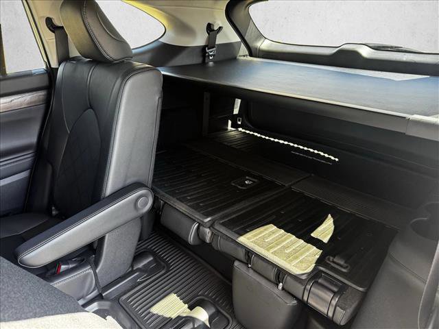 Used 2025 Toyota Highlander Platinum AWD/4WD image 18