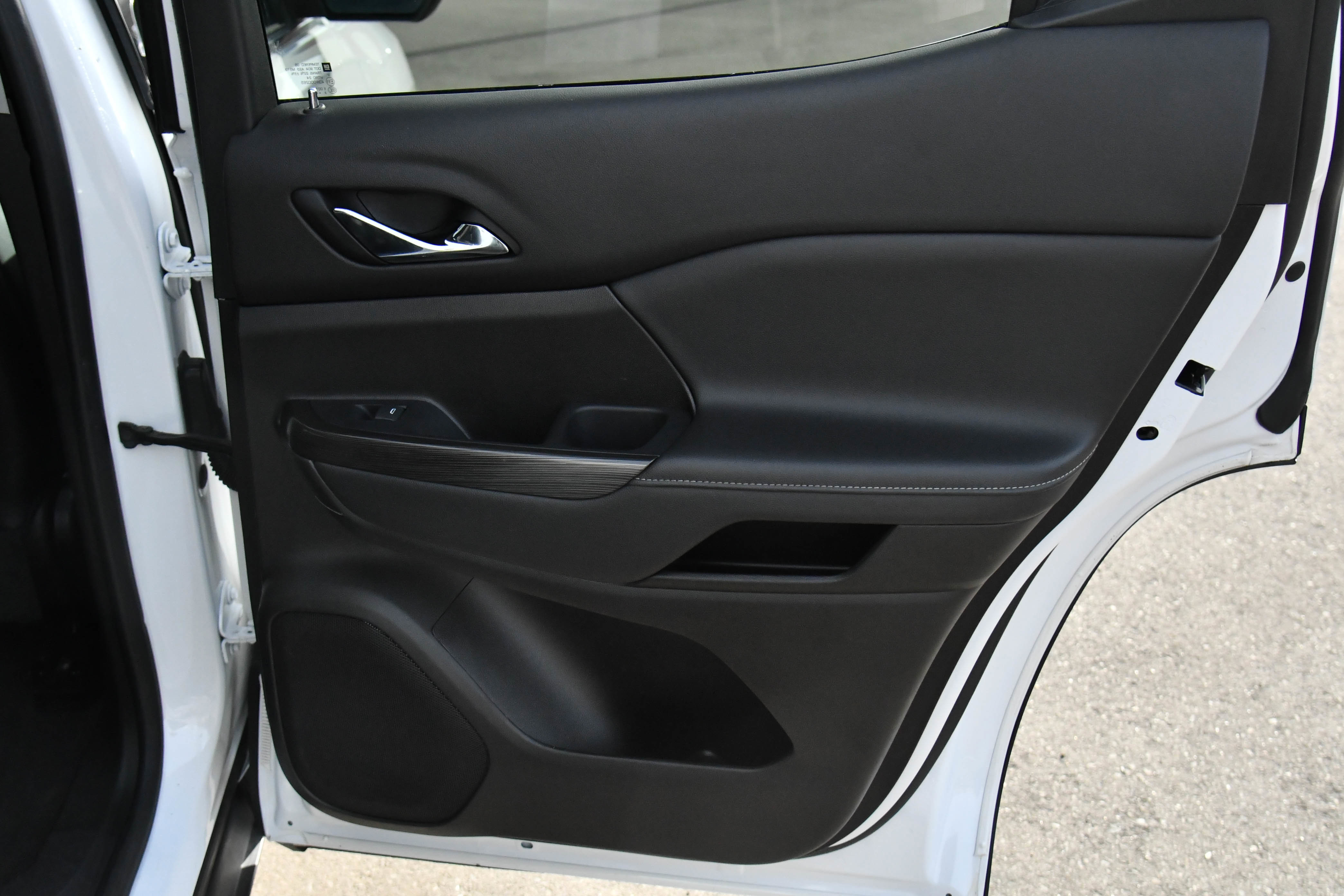 Used 2023 GMC Acadia SLT image 44