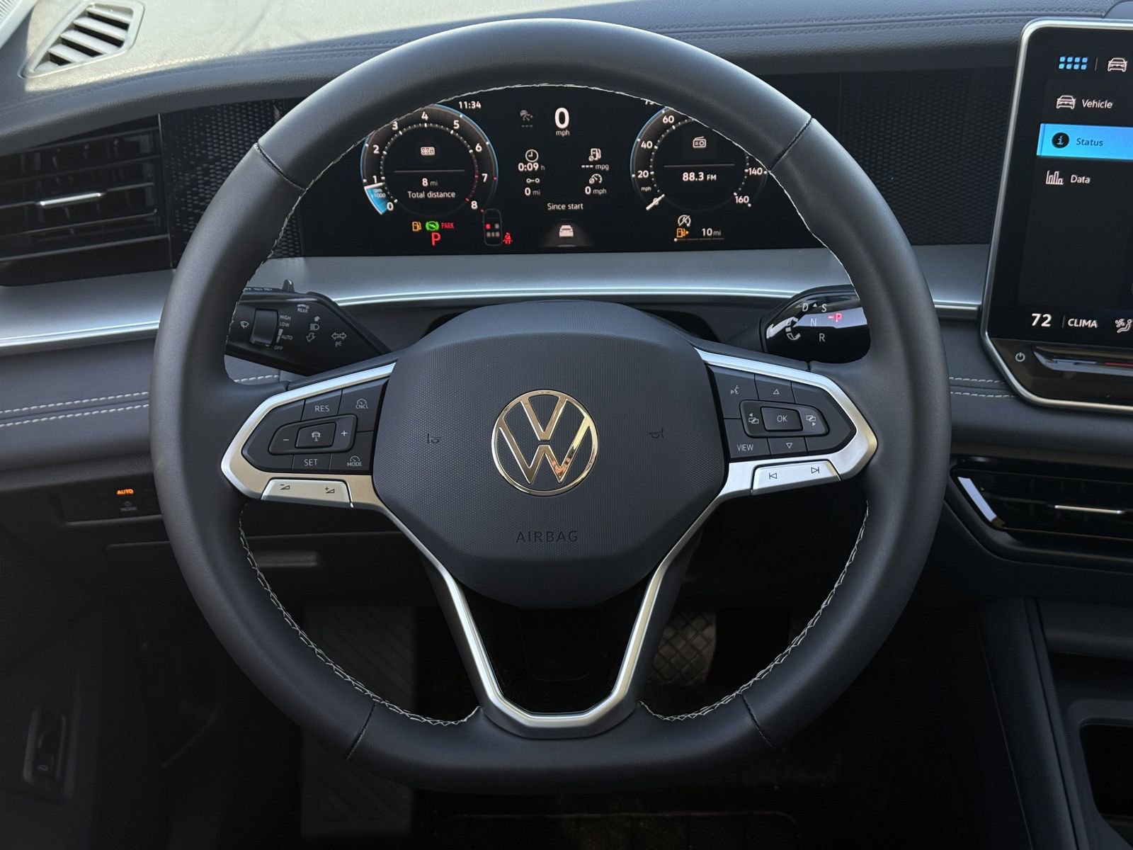 New 2026 Volkswagen Tiguan SE image 14