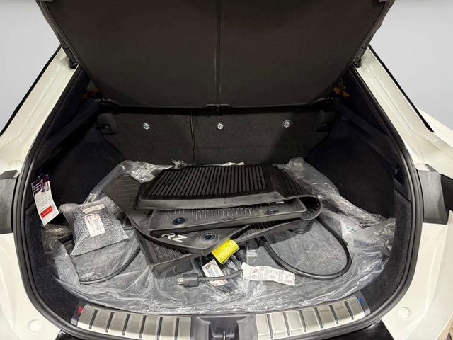 Used 2023 Lexus RZ 450e Premium image 31