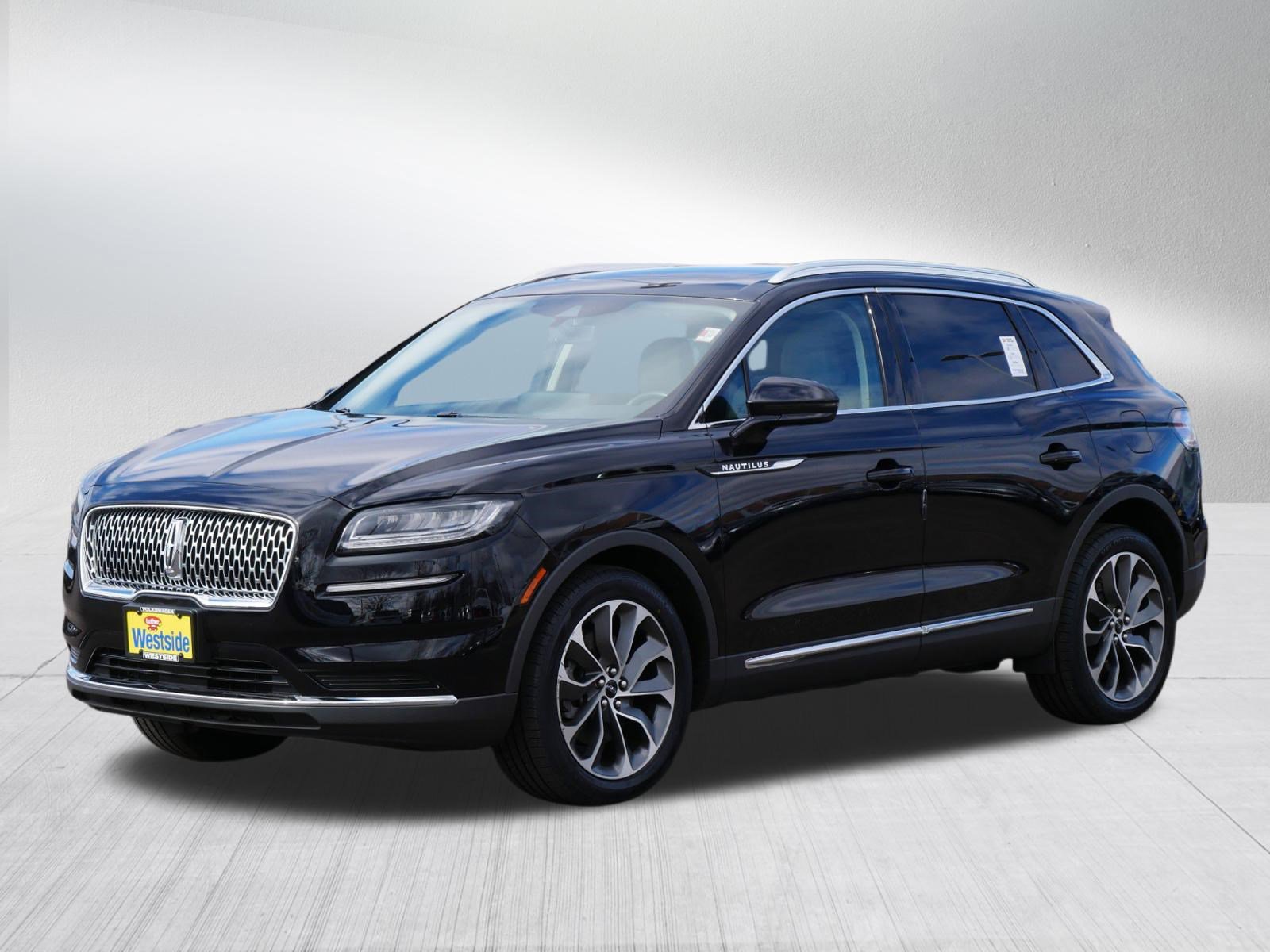Used 2022 Lincoln Nautilus Reserve image 3