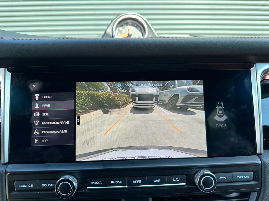 Certified 2021 Porsche Macan S AWD/4WD image 32