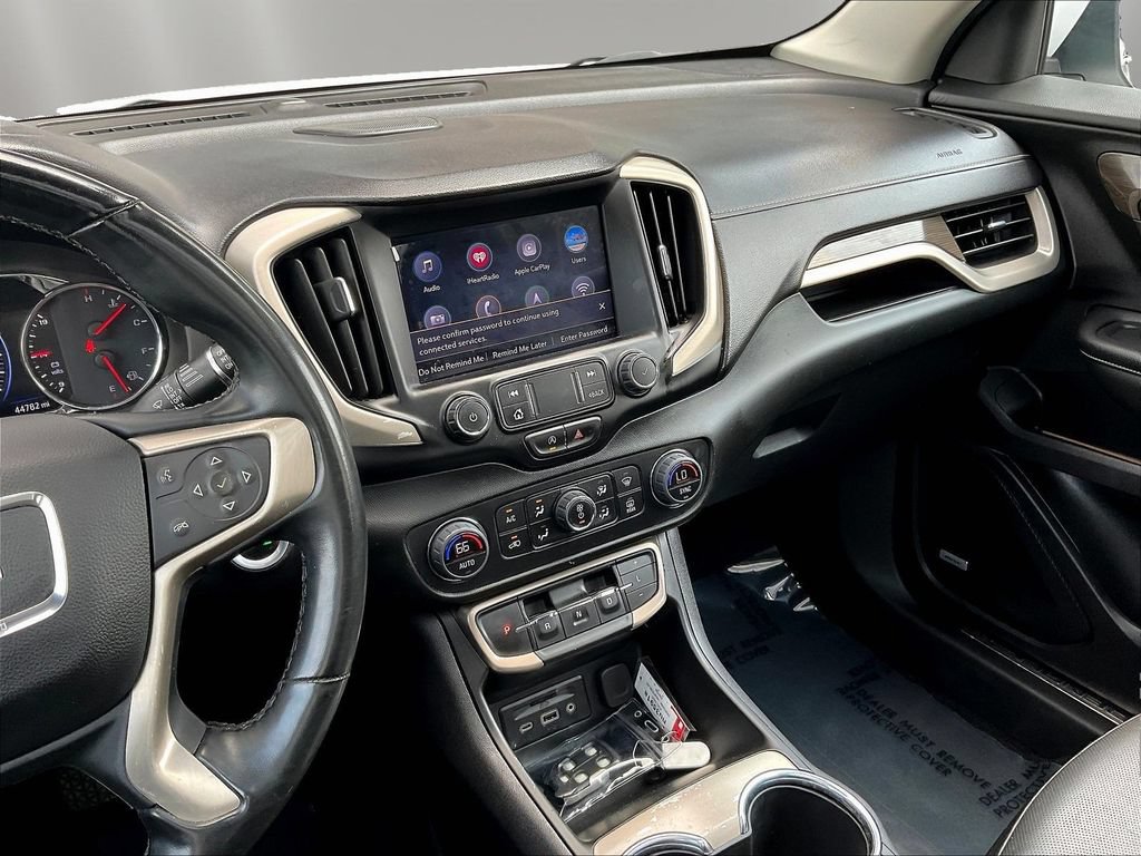 Used 2023 GMC Terrain Denali w/ Denali Premium Package AWD/4WD image 9