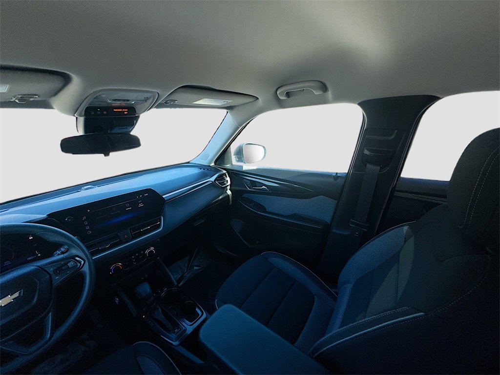 Used 2025 Chevrolet TrailBlazer LS w/ LS Convenience Package image 21