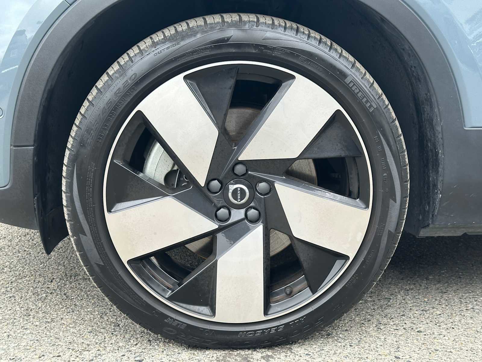 Used 2023 Volvo XC40 Recharge Plus w/ Protection Package Premier AWD/4WD image 10