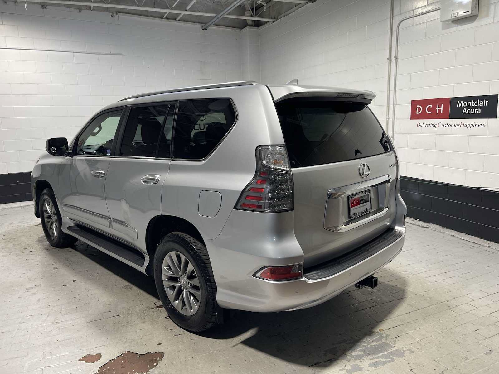 Used 2017 Lexus GX 460 Luxury w/ Preferred Accessory Package AWD/4WD image 4