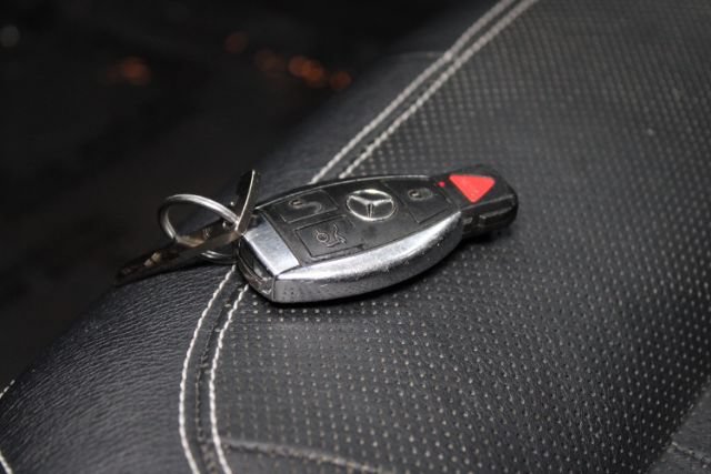 Used 2012 Mercedes-Benz CLS 550 4MATIC image 16