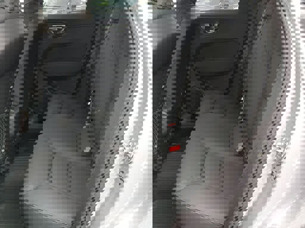 Used 2026 Volvo XC60 B5 Plus w/ Protection Package Premier image 18