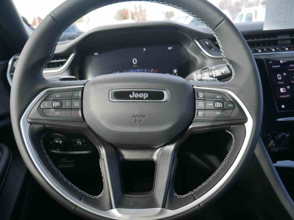 Used 2025 Jeep Grand Cherokee L Laredo w/ Trailer Tow Package image 35