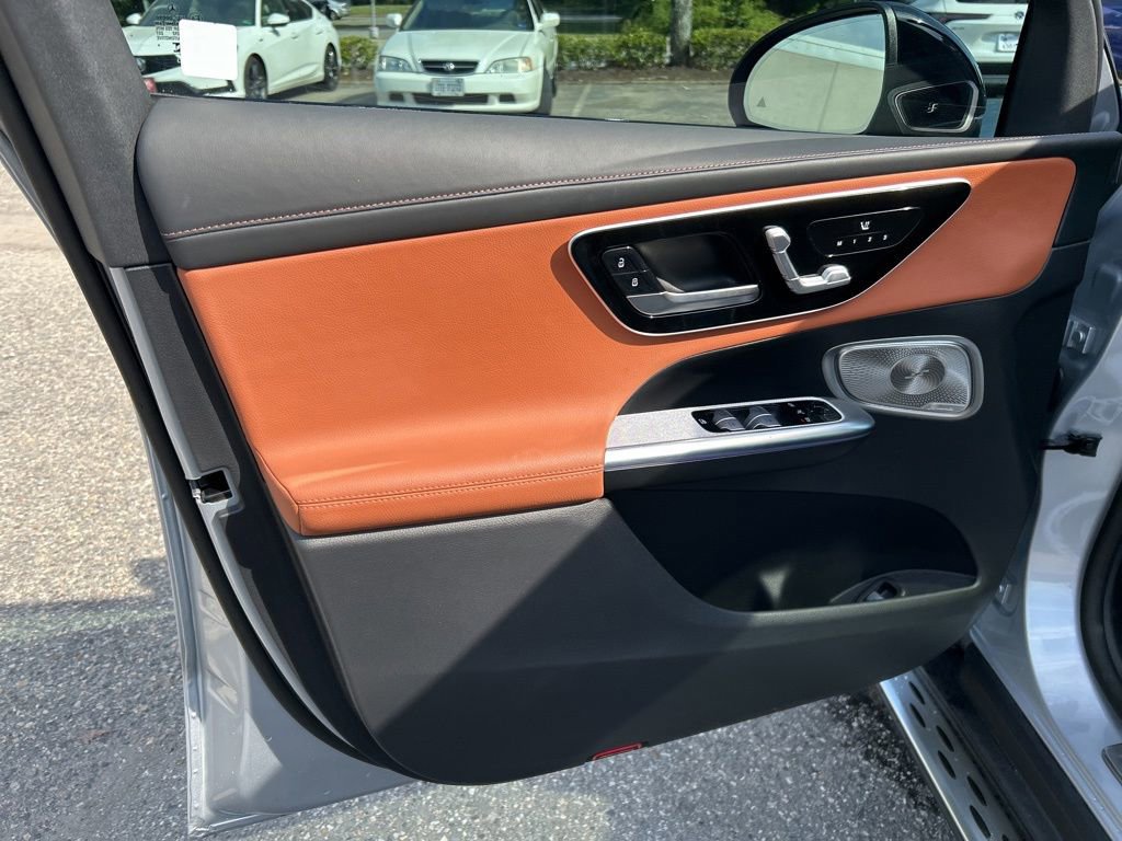 Used 2023 Mercedes-Benz GLC 300 4MATIC image 15