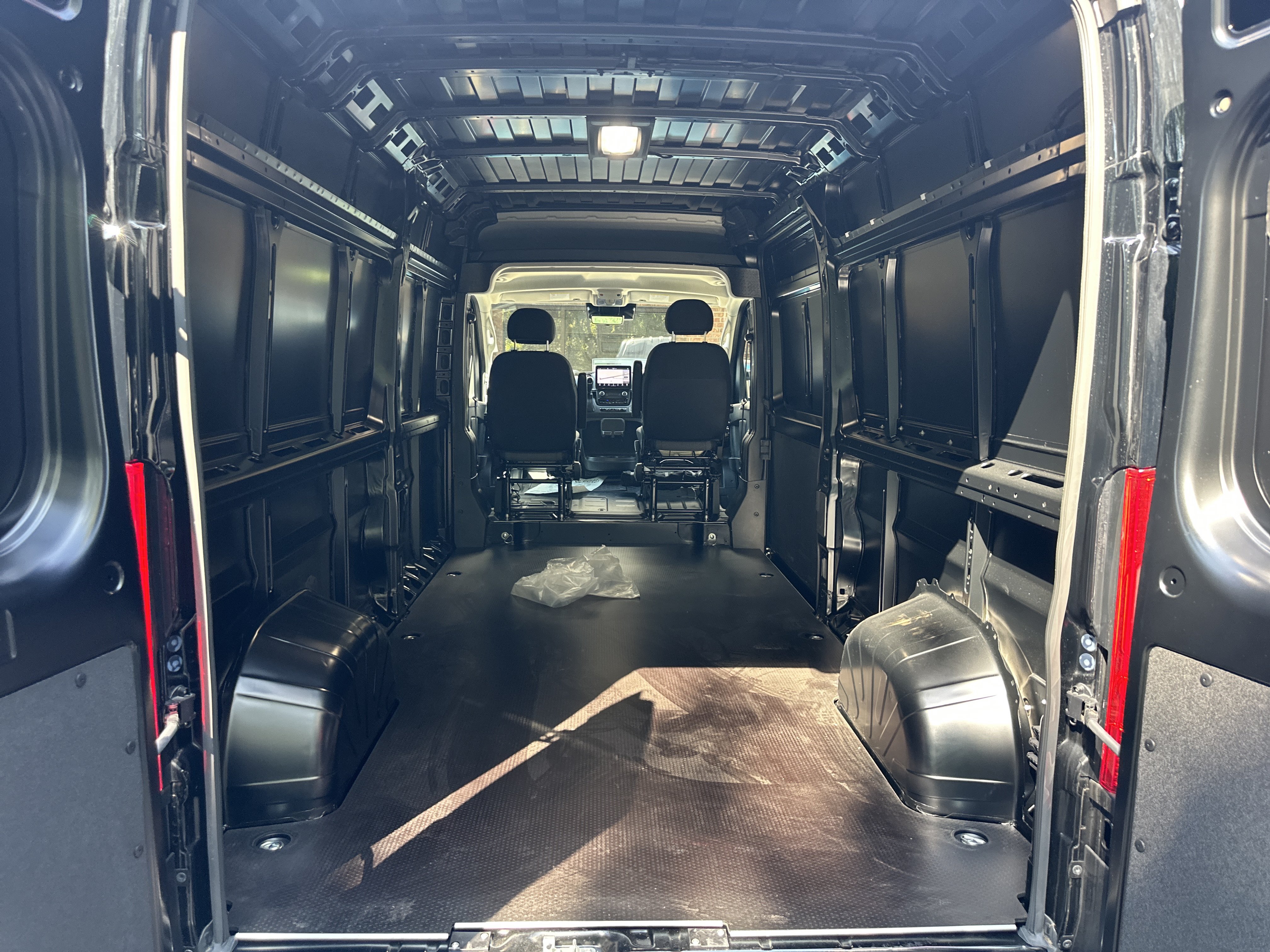 New 2026 RAM ProMaster 3500 w/ Premium Convenience Group FWD image 15