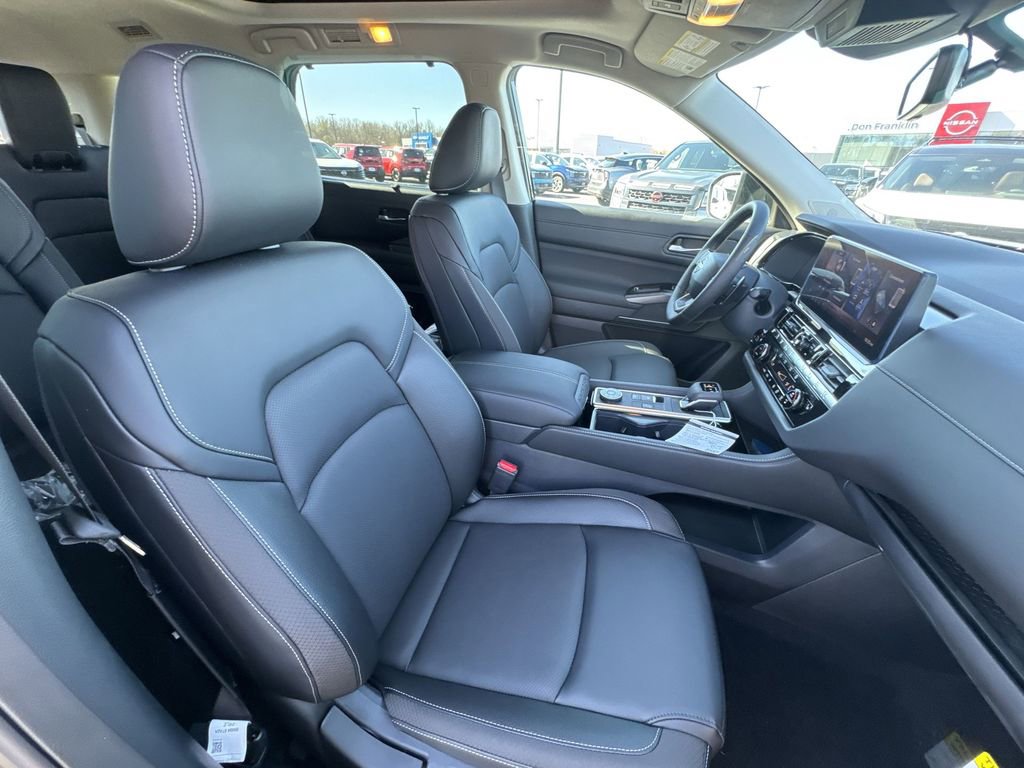 New 2026 Nissan Pathfinder SL image 26