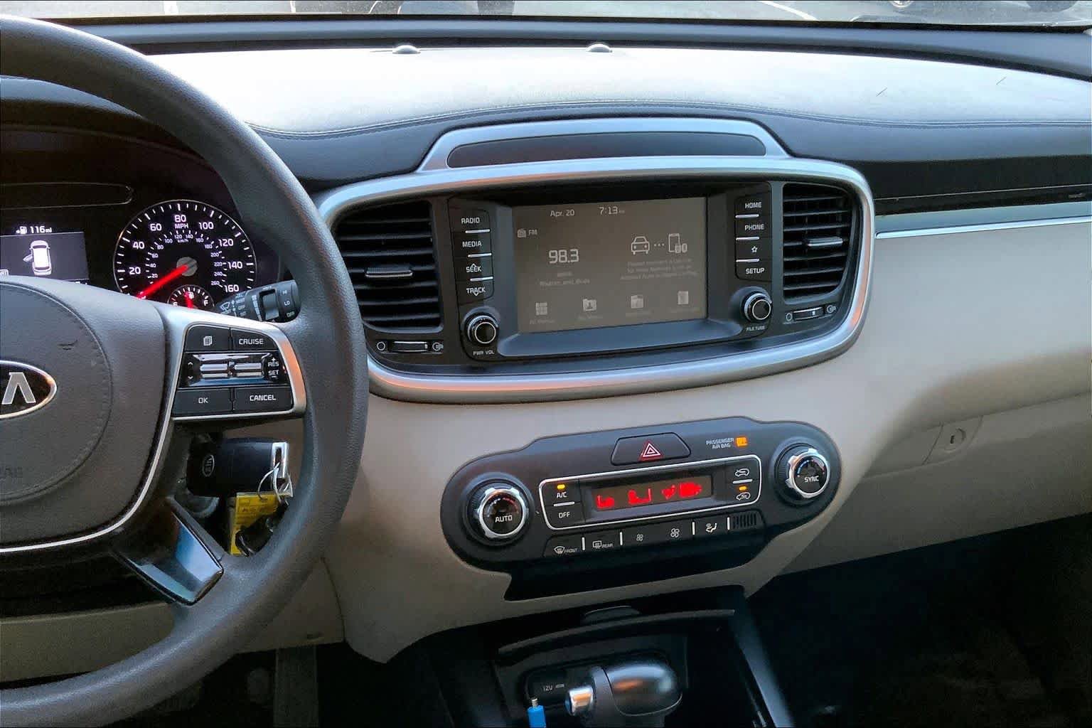 Used 2019 Kia Sorento LX image 7