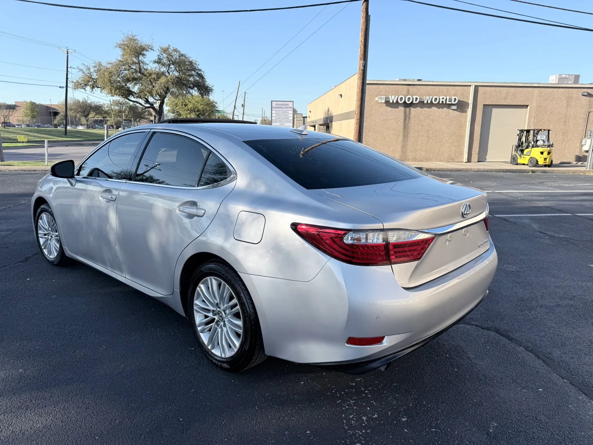 Used 2014 Lexus ES 350 ES 350 Sedan 4D w/ Luxury Package image 7