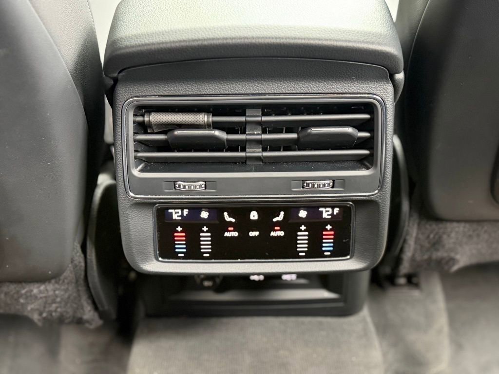 Used 2019 Audi Q8 Premium Plus w/ Premium Plus AWD/4WD image 51
