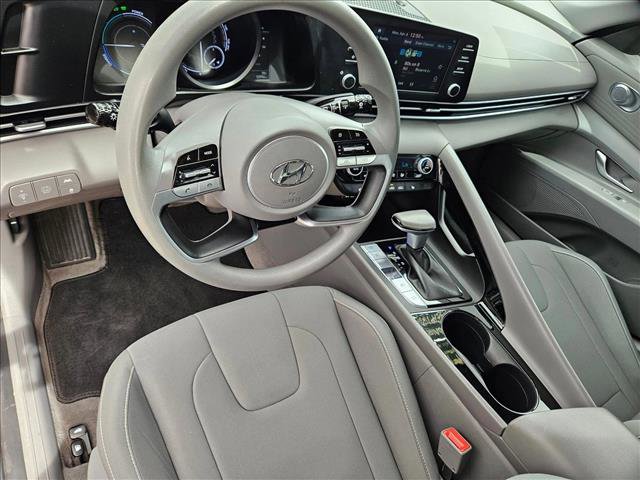 Used 2023 Hyundai Elantra Blue image 9