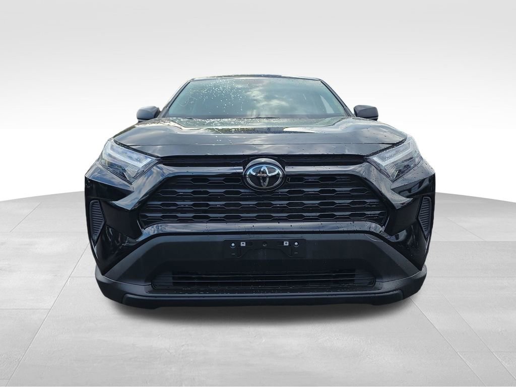 Used 2024 Toyota RAV4 LE AWD/4WD image 3