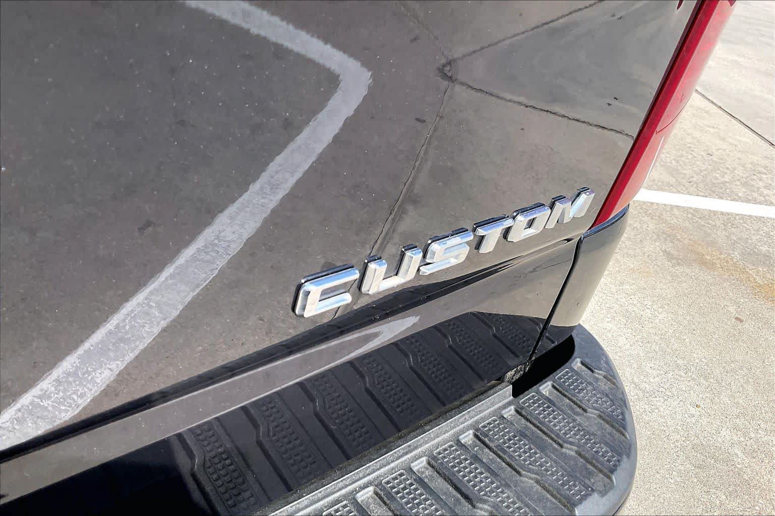Used 2022 Chevrolet Silverado 1500 Custom RWD image 10