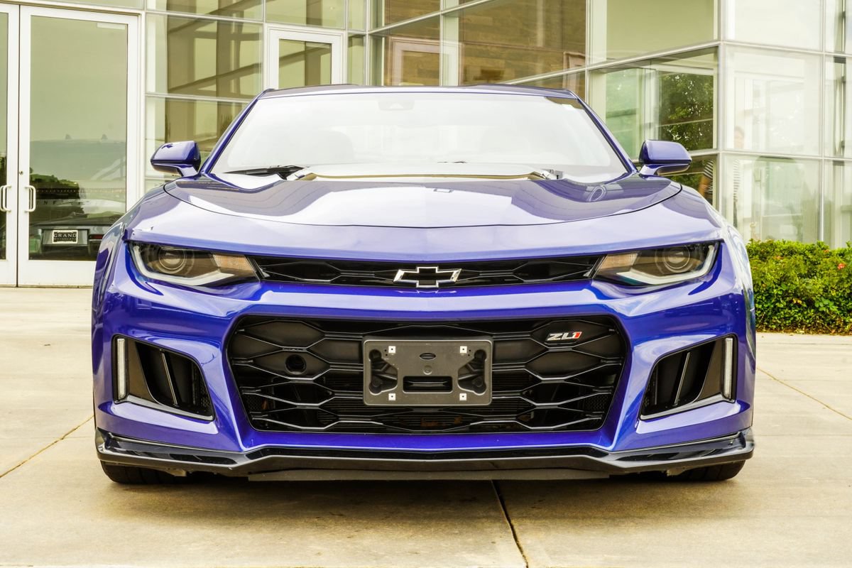 Used 2022 Chevrolet Camaro ZL1 RWD image 7