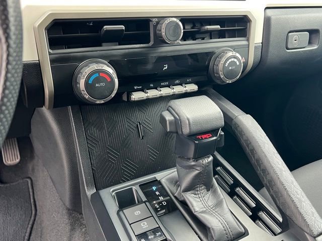 Used 2024 Toyota Tacoma TRD Off-Road AWD/4WD image 20
