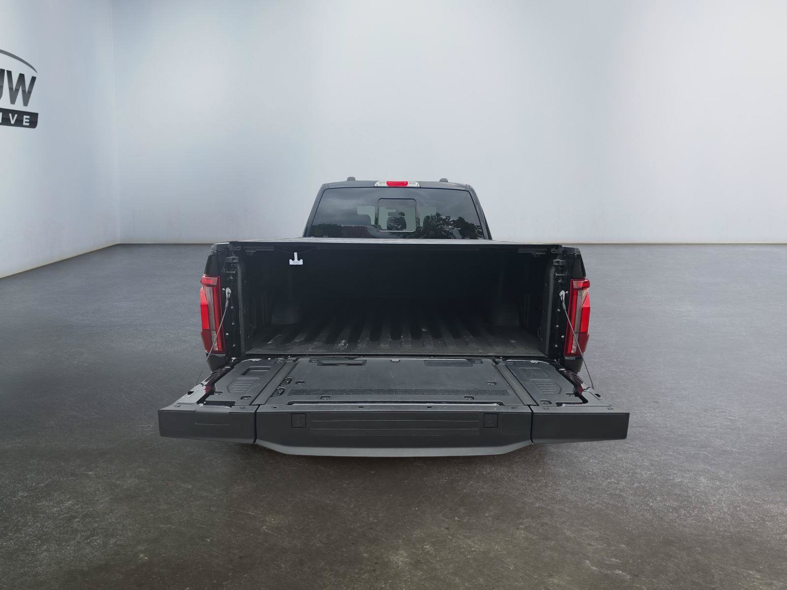 Used 2025 Ford F150 Lariat w/ Bed Utility Package AWD/4WD image 21