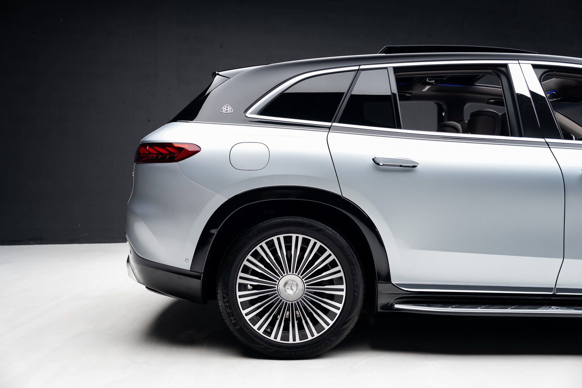 Used 2024 Mercedes-Benz Maybach EQS 680 4MATIC image 37