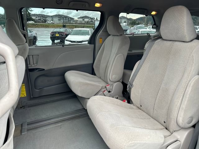 Used 2014 Toyota Sienna LE image 15