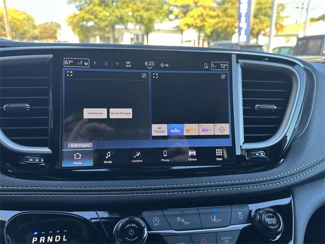 New 2026 Chrysler Pacifica Select image 11