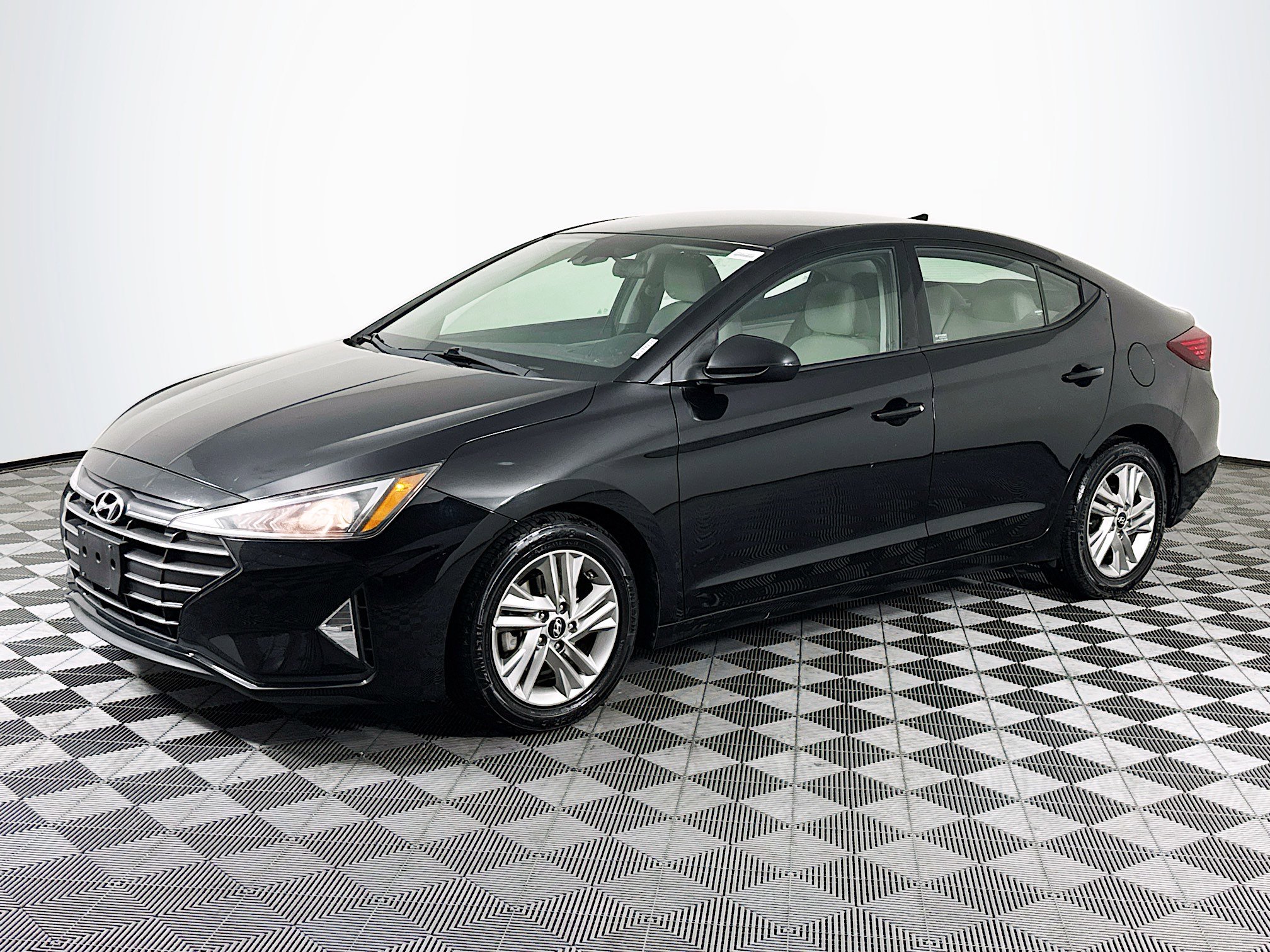 Used 2019 Hyundai Elantra SEL image 4