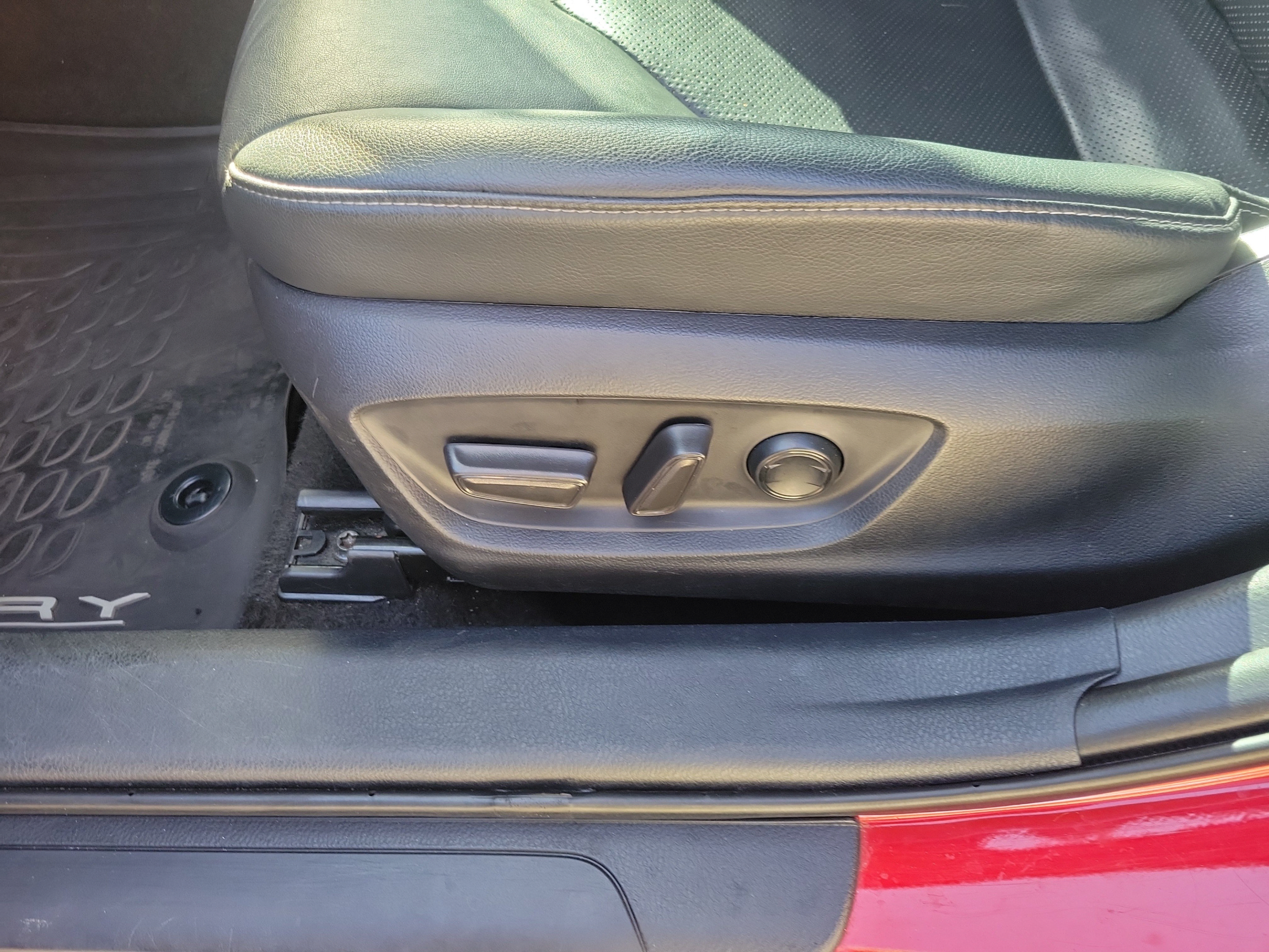 Used 2021 Toyota Camry XSE FWD image 7