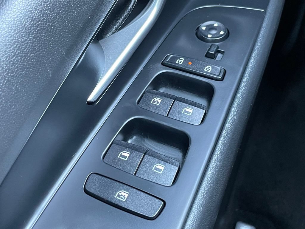 Used 2025 Hyundai Elantra SEL FWD image 11