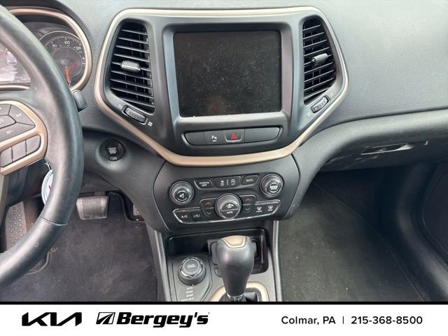 Used 2017 Jeep Cherokee Limited image 9